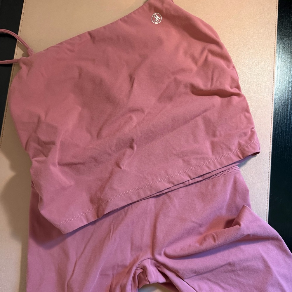 Sacred Activewear Pink Scrunch Biker Shorts Set Size M Workout Gym Set Athletic